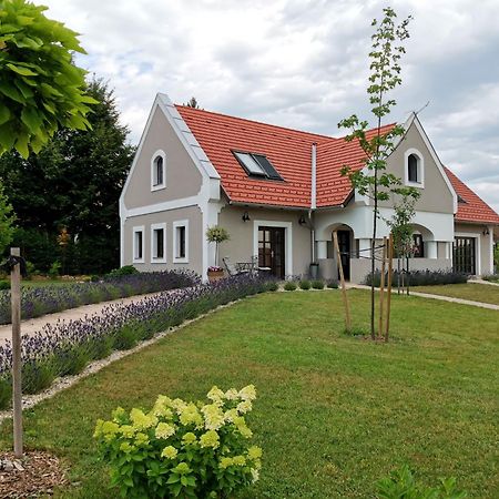 Villa Tilia Vászoly Exterior foto